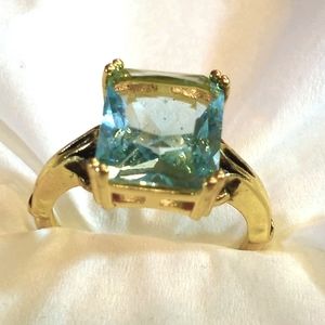 Aquamarine, 6.5 carat, gold